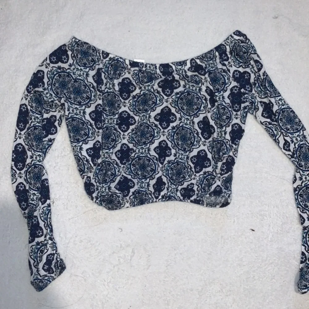 H&M blue off shoulder boho‎ top